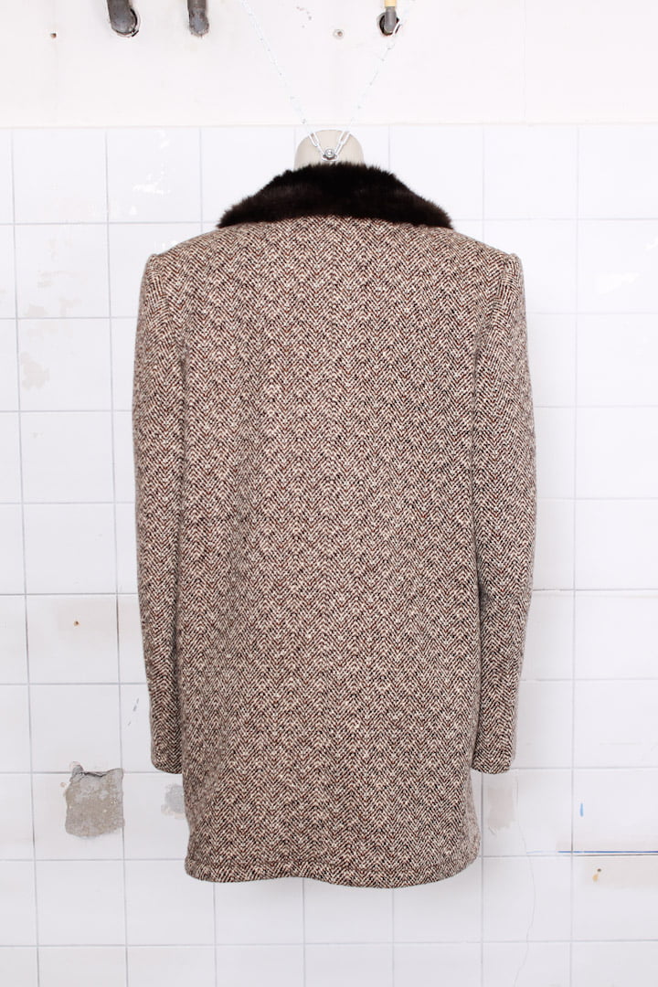Vintage gemeleerde bruine wollen jas met bontkraagje