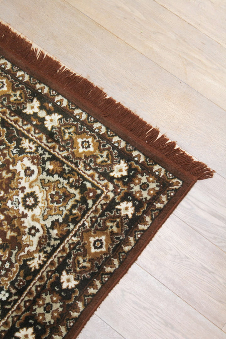 Bruin vloerkleed 163x140