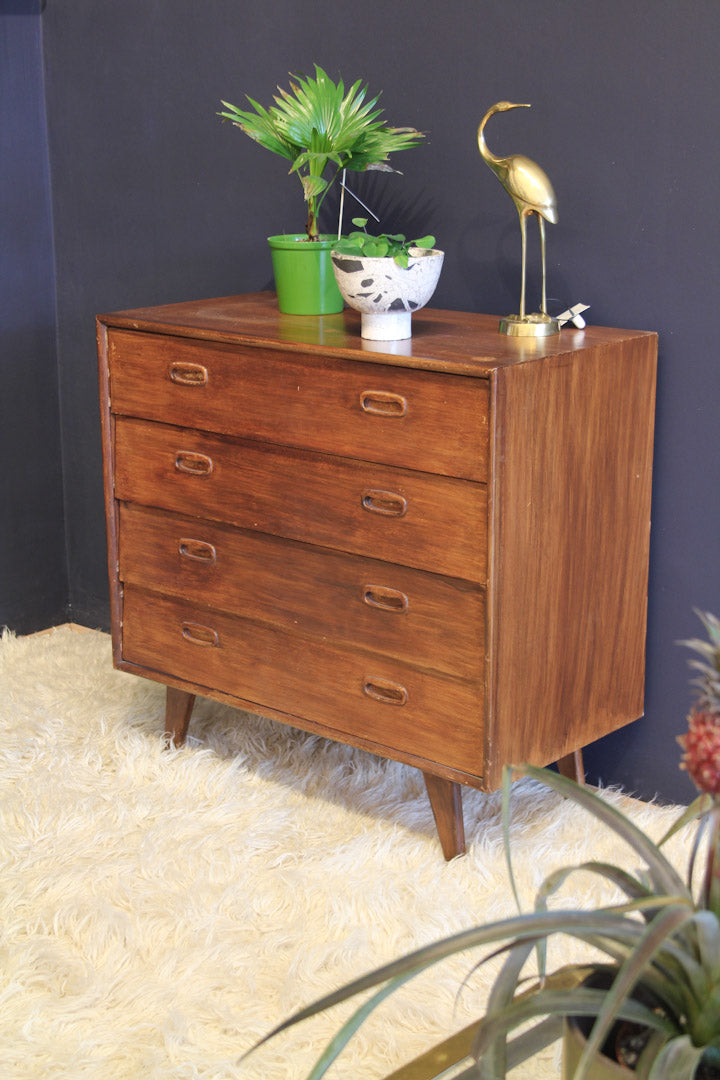 Scandinavisch vintage ladenkastje