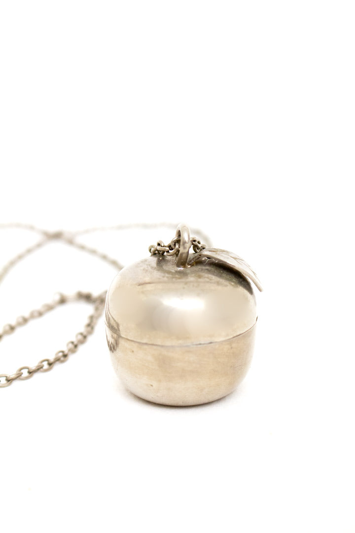 70s Revlon 'Charlie' solide parfum appel ketting