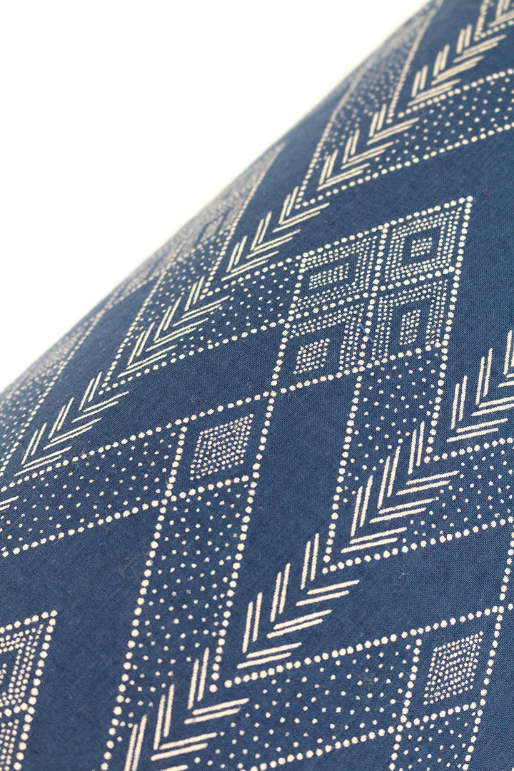 Blauw rolkussen bantal buling Indonesië gemaakt van vintage batik stof