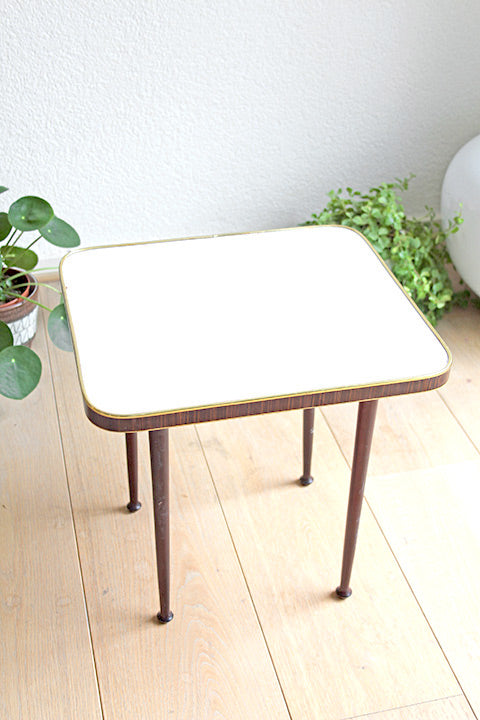 Elegant vintage plantentafeltje