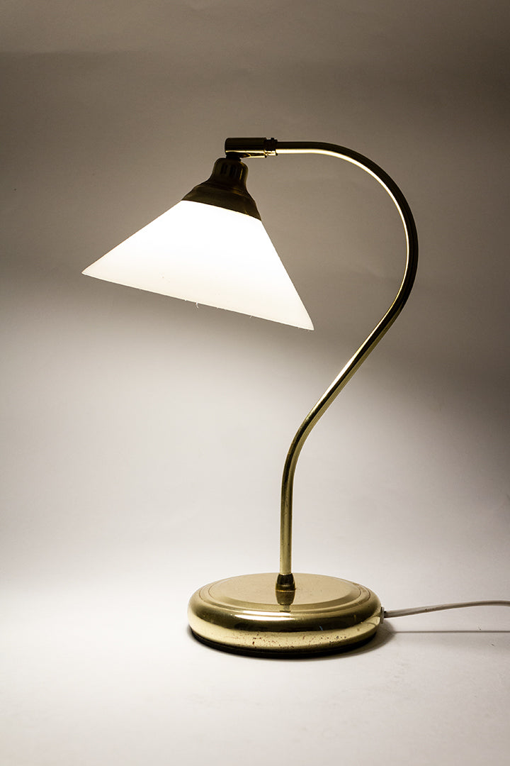 Ikea messing bureaulamp met kap van melkglas jaren 70