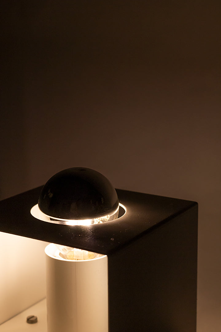 Jaren 70 Philips wandlamp wit metaal met kopspiegellamp