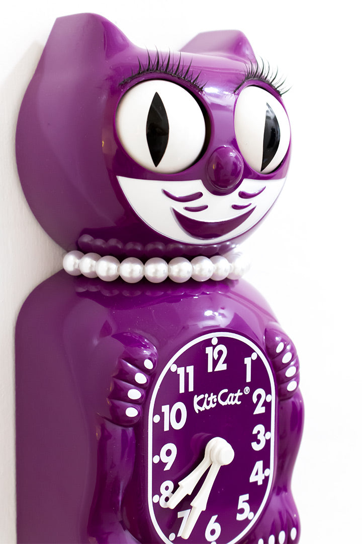 Kit-Cat Lady Klok Boysenberry
