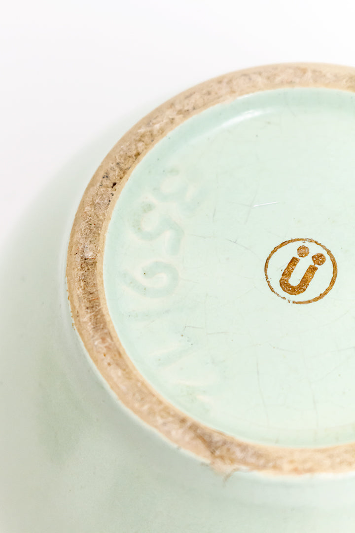 Mintgroen vaasje met gouden vegen vintage Ü-Keramik 359-12