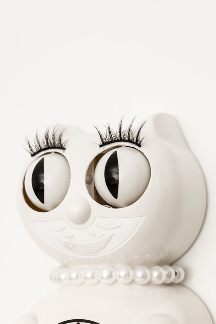 Miss Kitty-Cat kattenklok wit