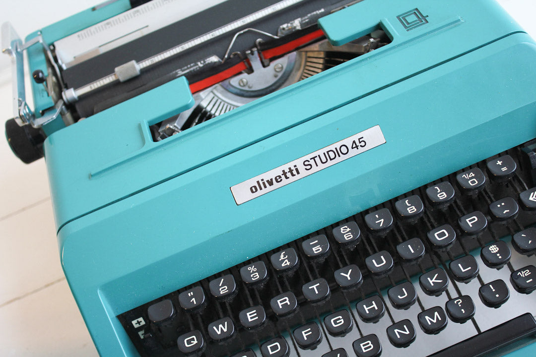 Olivetti Studio 45 turquoise typemachine