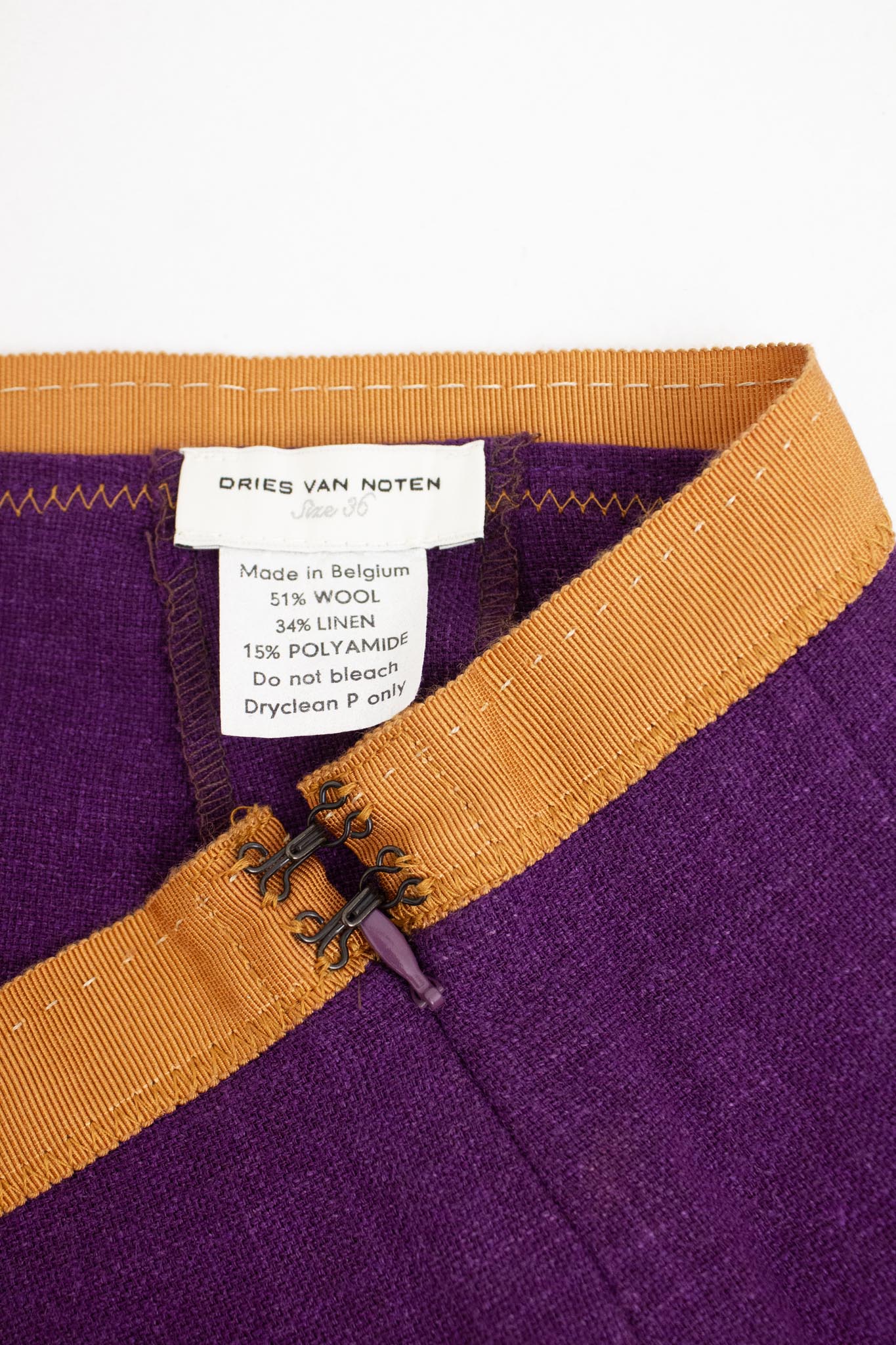 Paarse wol linnen Dries van Noten pantalon met bruine tailleband