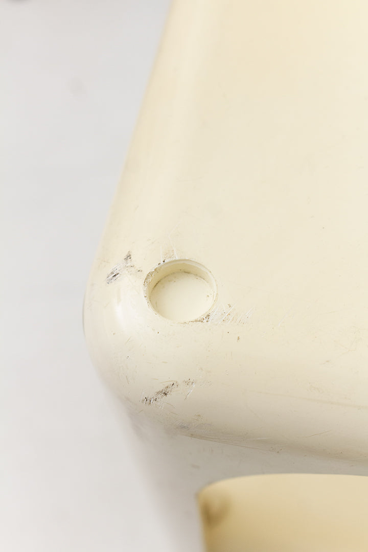 Stapelbare Demetrio 45 tafeltjes Vico Magistretti voor Artemide Milano jaren 60