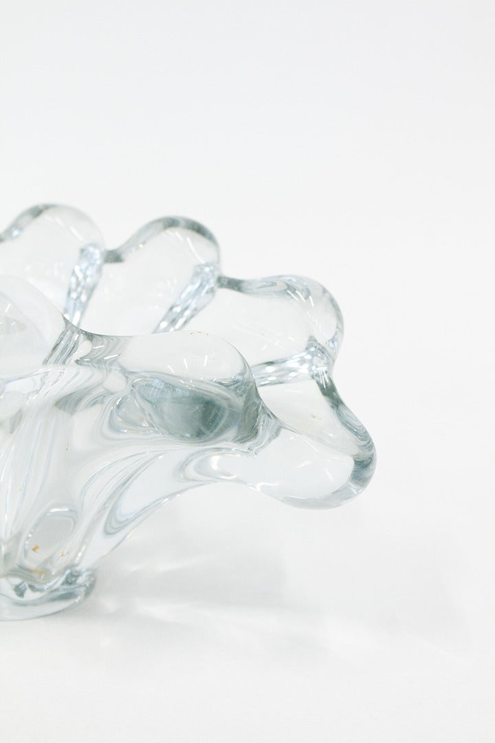 Vannes le Chatel 1960 langwerpige art glass uranium glazen schaal