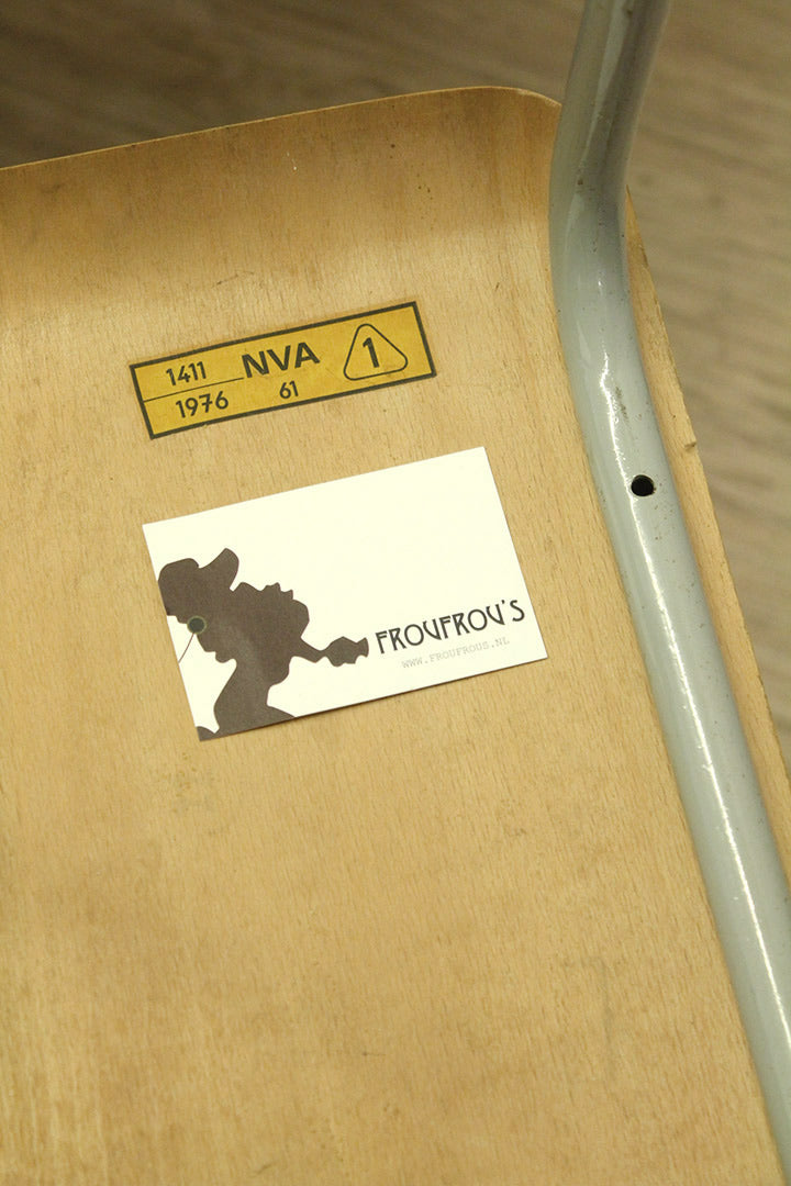 2 Vintage NVA Schoolstoelen