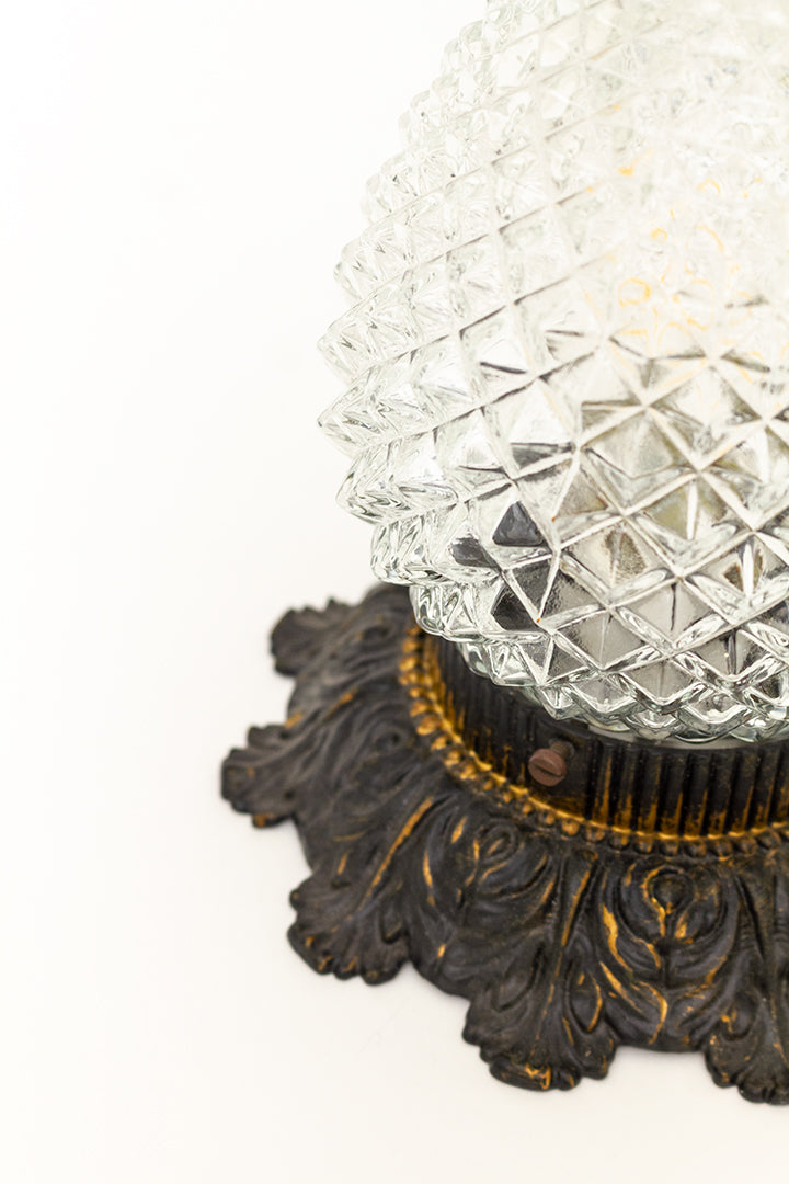 Vintage plafondlamp dennenappel van glas met sierlijke voet