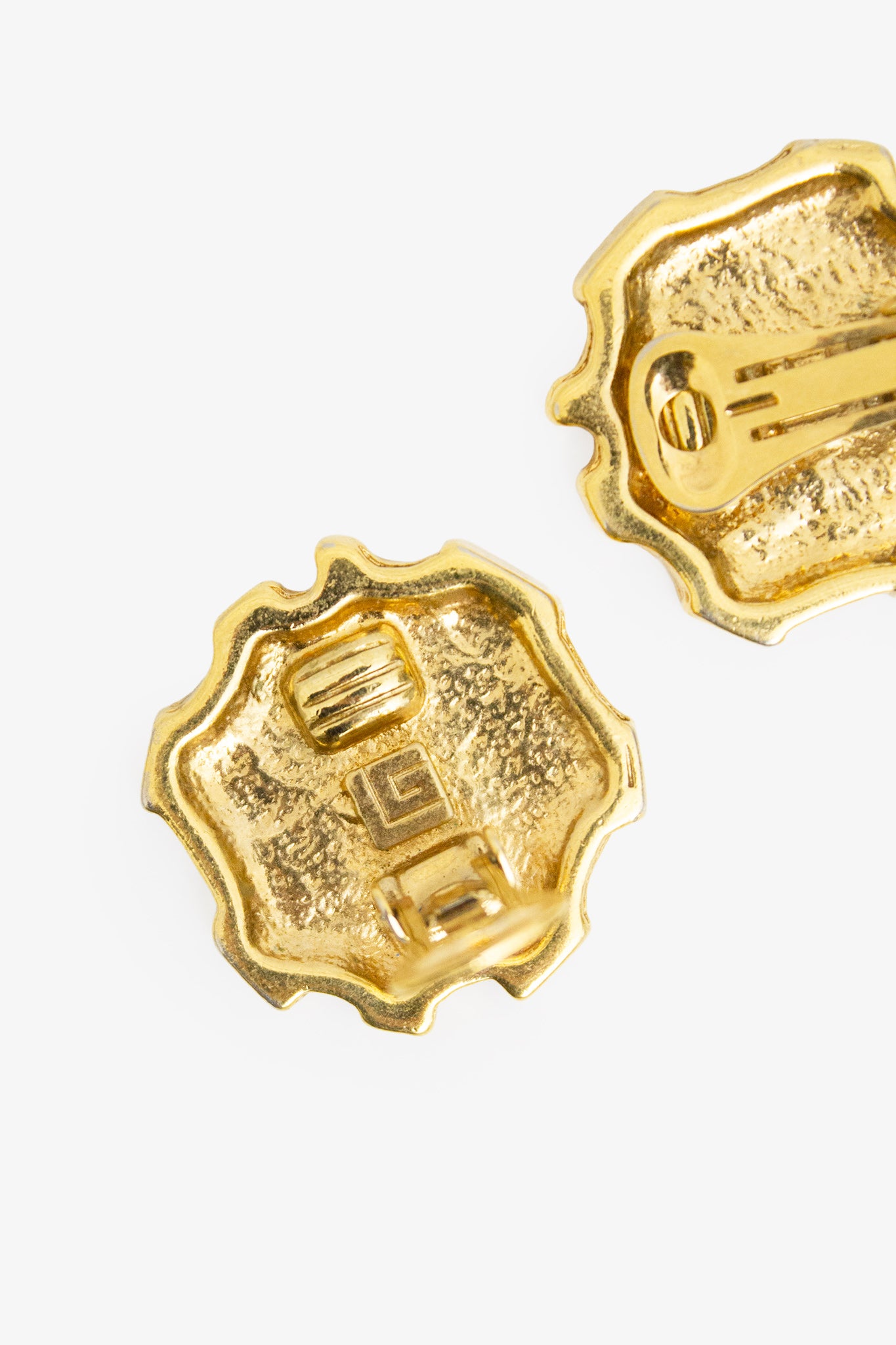 Vergulde vintage jaren 80 oorclips Guy Laroche