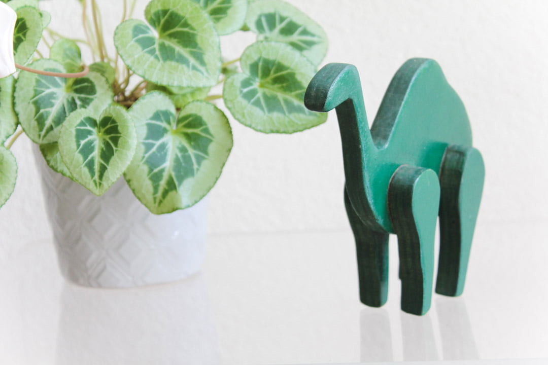 Groene houten dromedaris