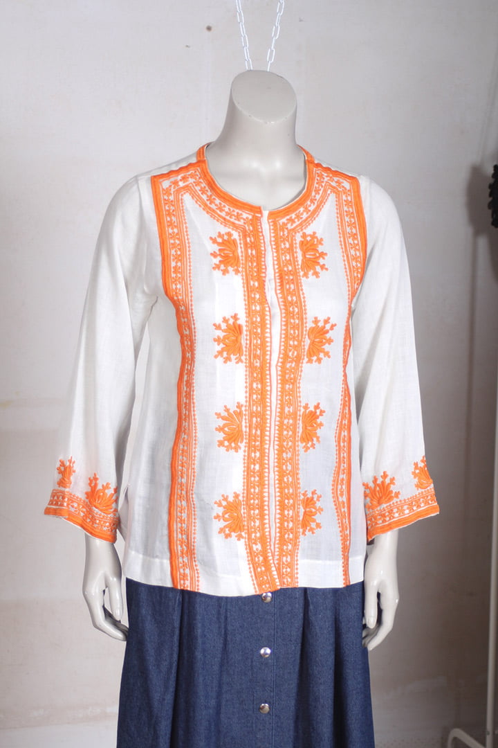 Geborduurde jaren 70 blouse