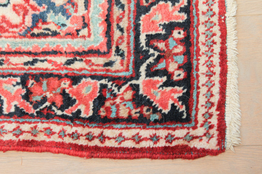 Vintage Oosters vloerkleed roze / rood gebloemd