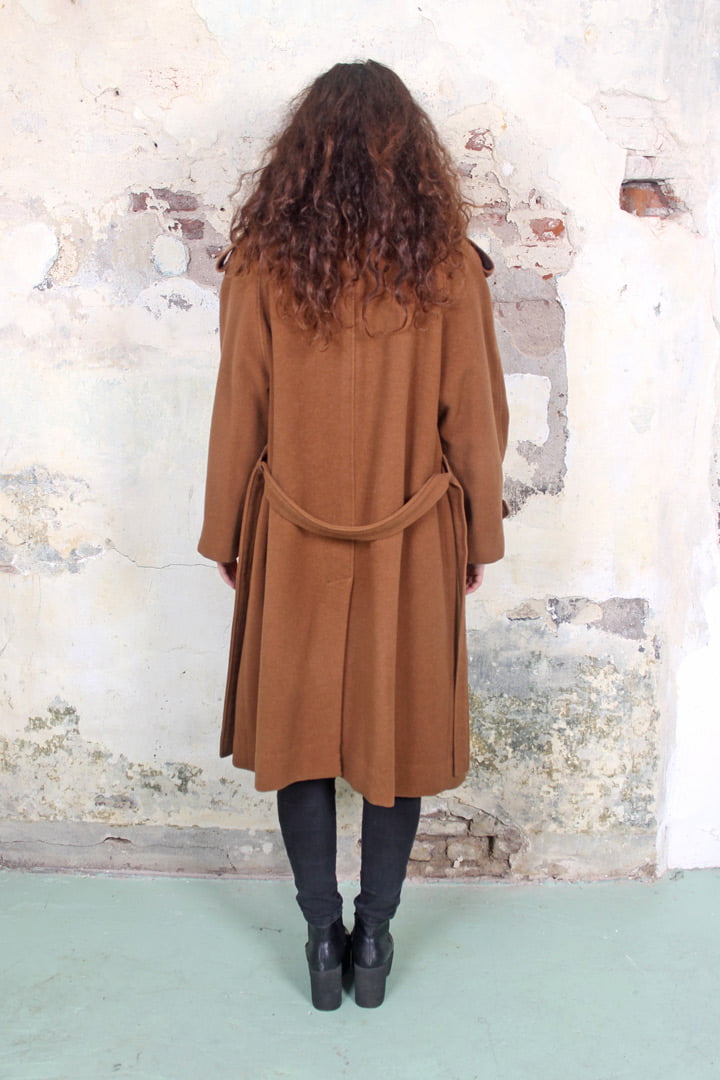 Lange bruine vintage wollen trenchcoat met ceintuur