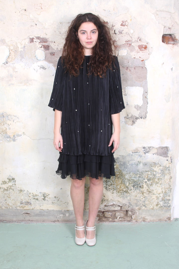 Zwarte vintage eighties jurk met parels