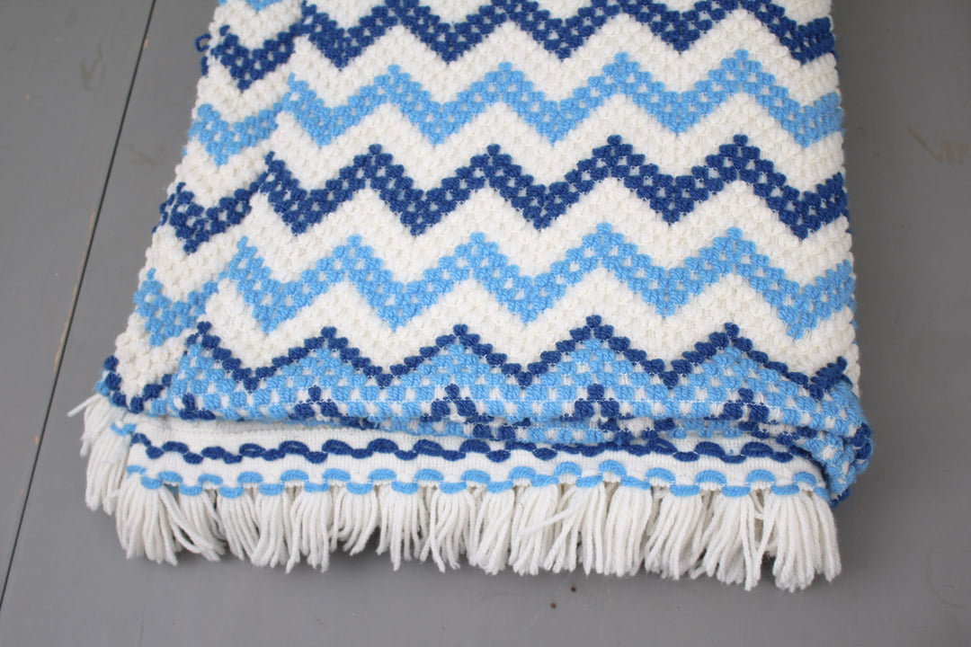 Wit blauwe gebreide vintage plaid / sprei