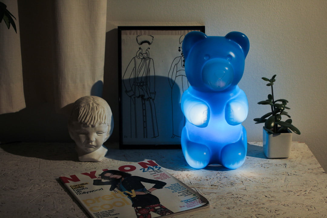 Blauwe gummibeer beren lamp