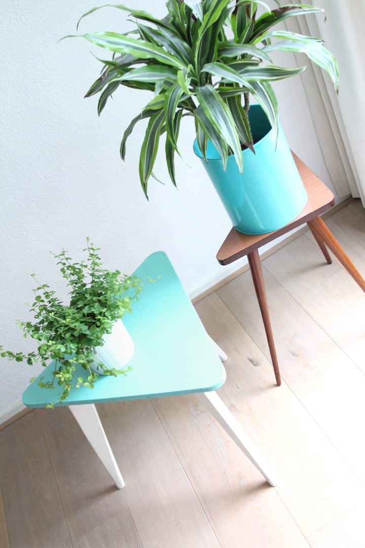 Mintgroen bijzettafeltje vintage