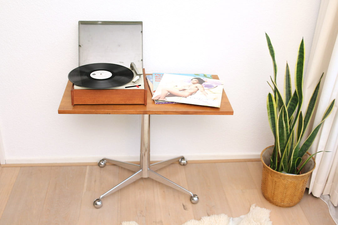 Vintage salontafeltje / tv tafeltje / audio tafeltje