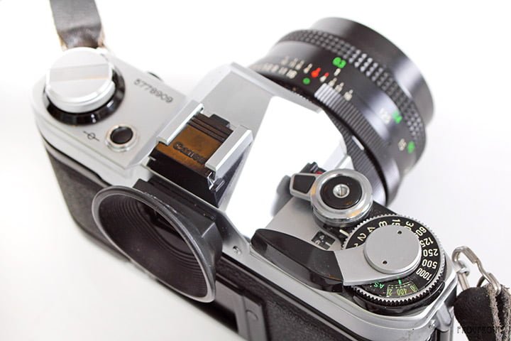 Canon AE-1 spiegelreflexcamera + Vivitar 28mm F2.8