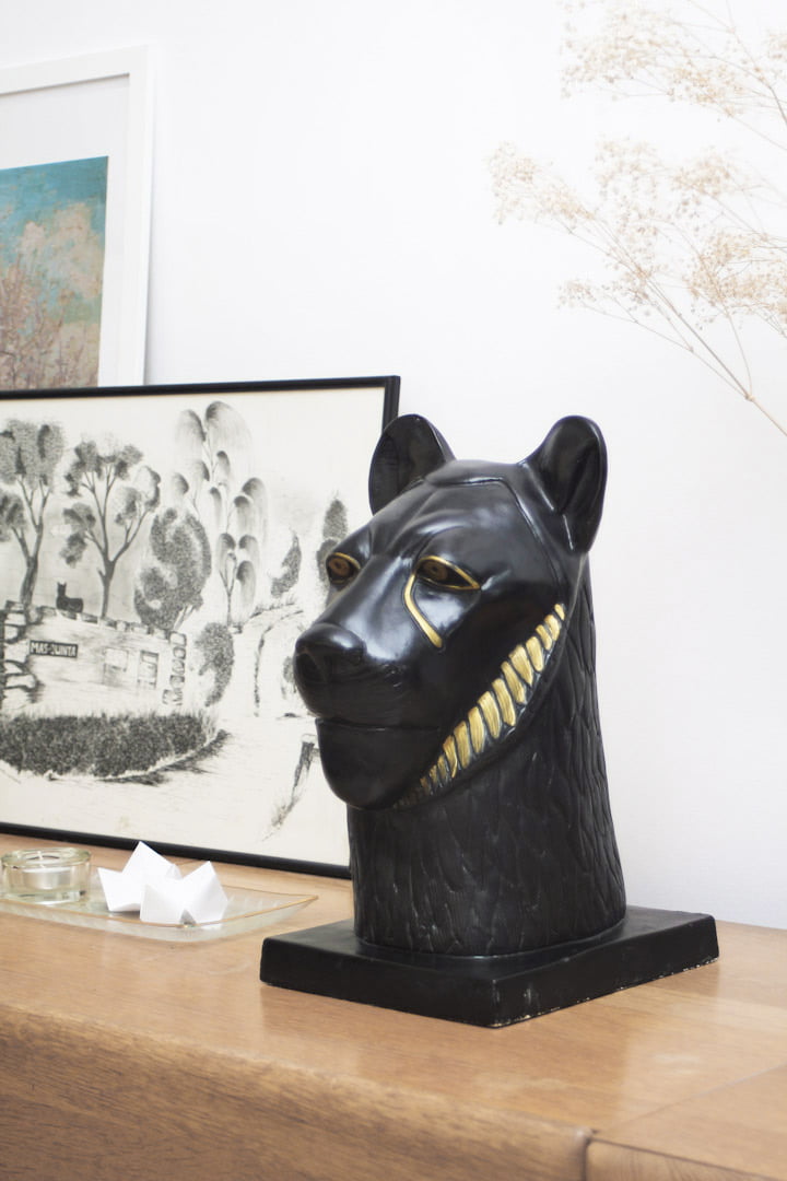 Vintage Tutankhamun Lion Bed Menhit beeld