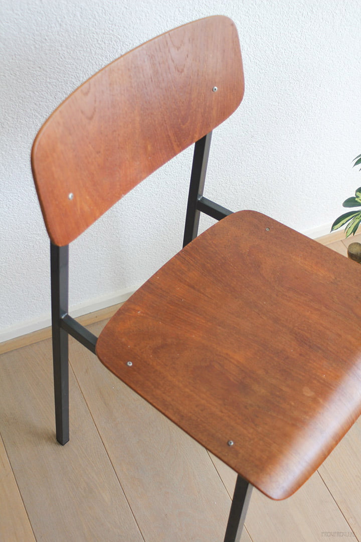 Oude schoolstoel 60s/70s