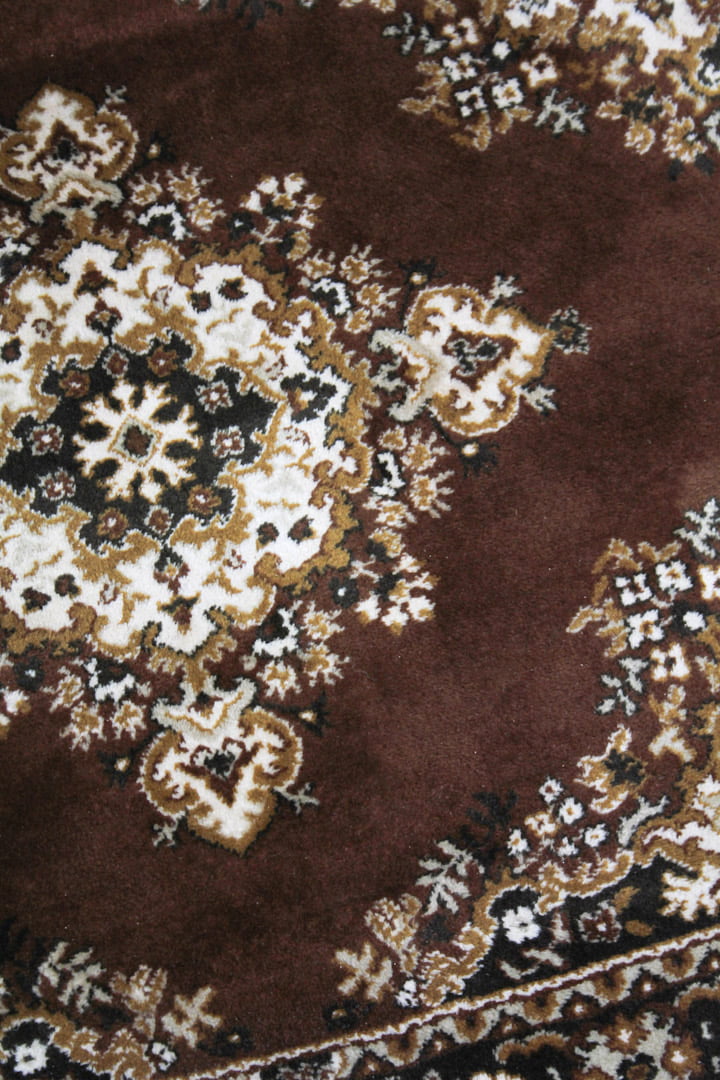 Bruin vloerkleed 163x140