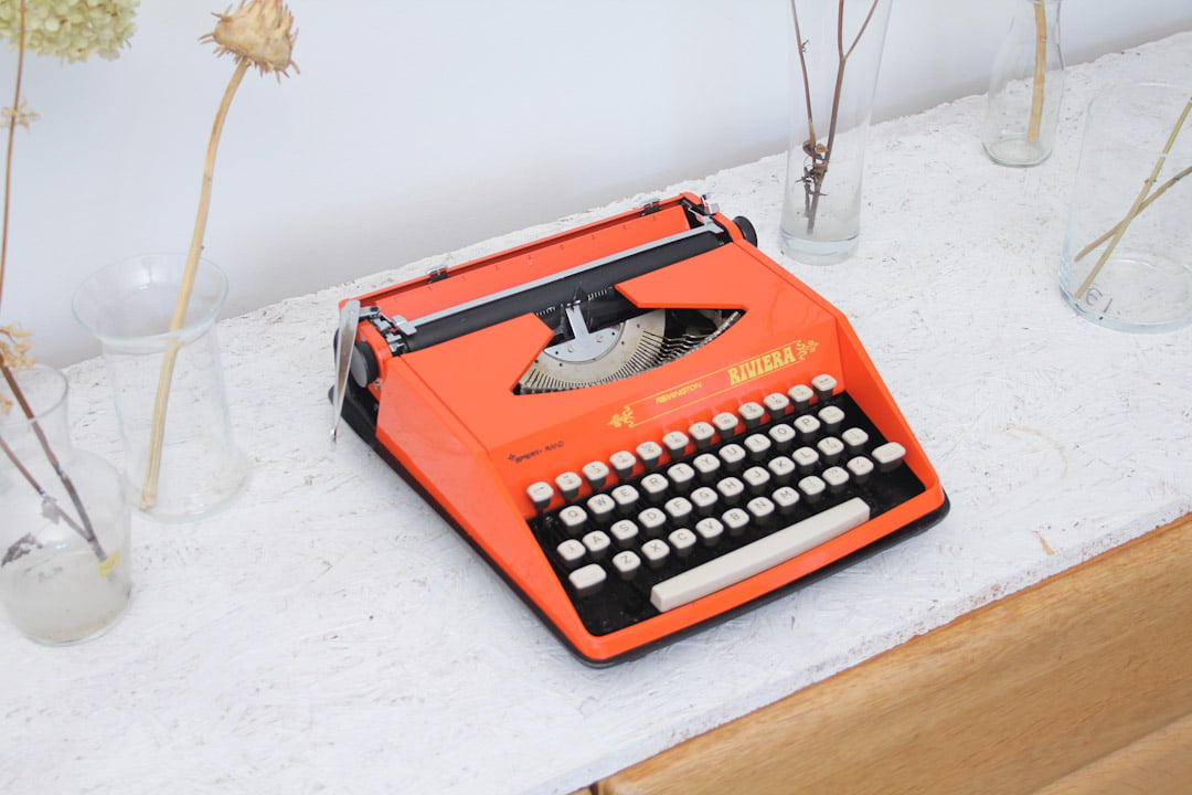 Oranje typemachine