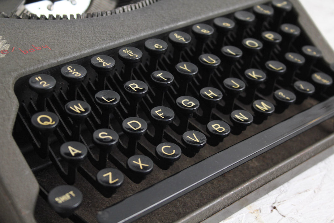 Vintage Hermes Baby typemachine