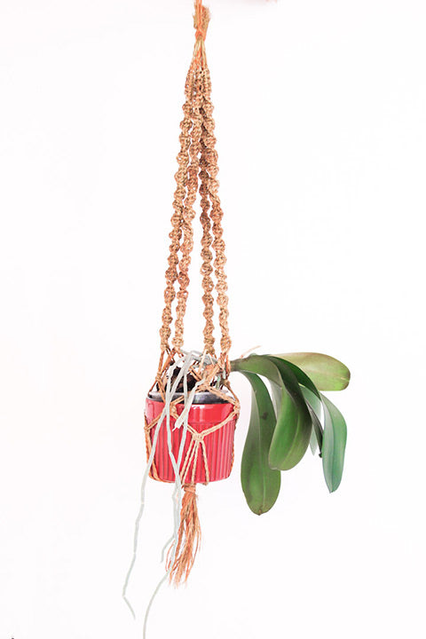 Rode vintage pot macrame