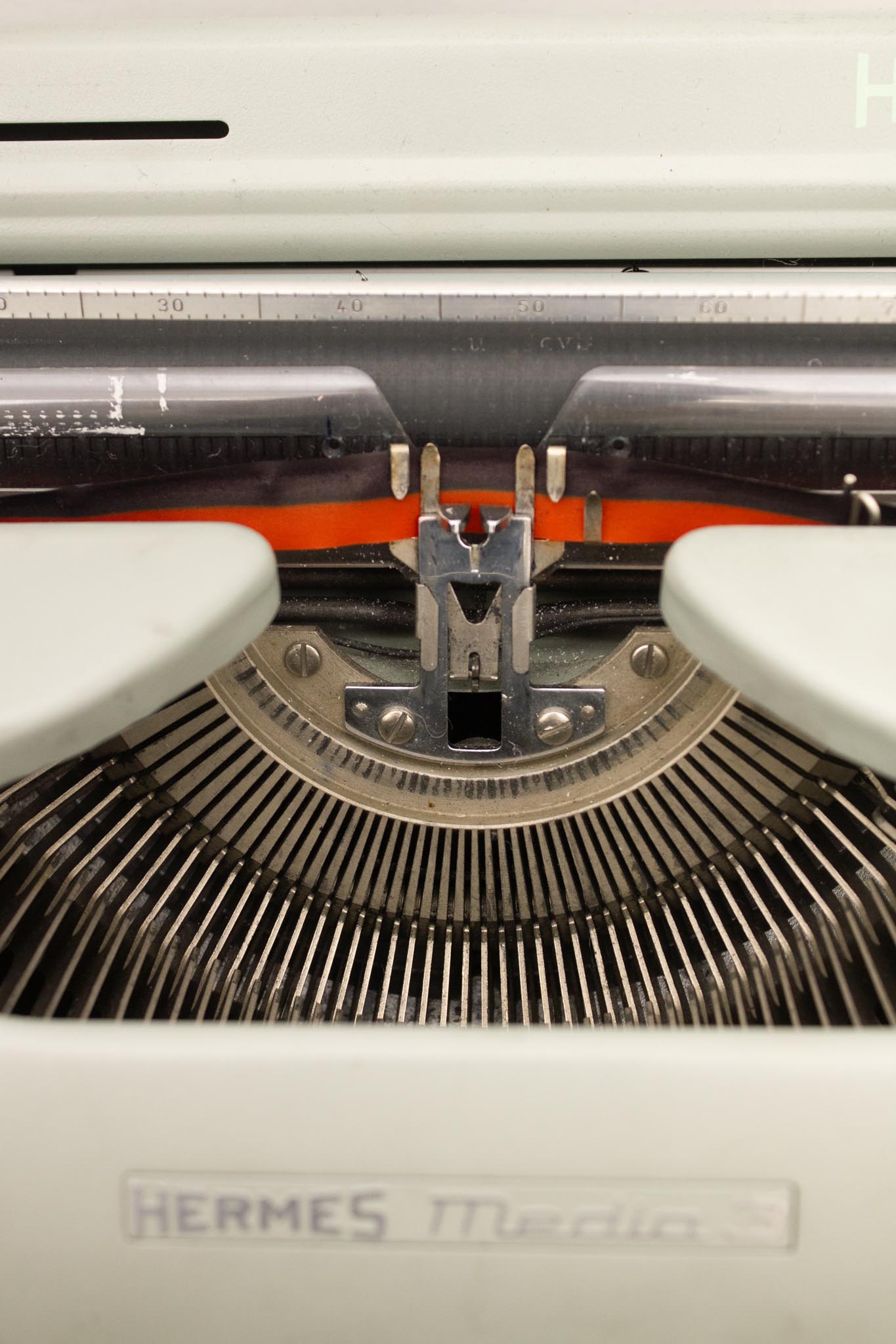 Mintgroene typemachine Hermes Media 3