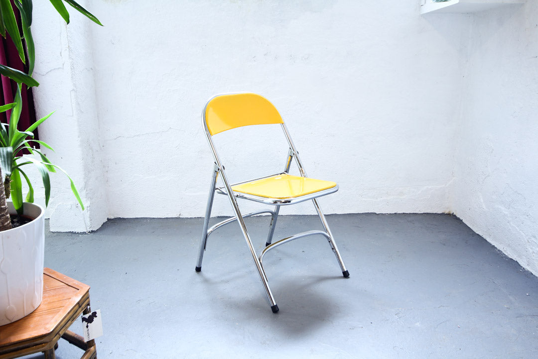 60s Gele metalen vintage opklapstoelen Samsonite