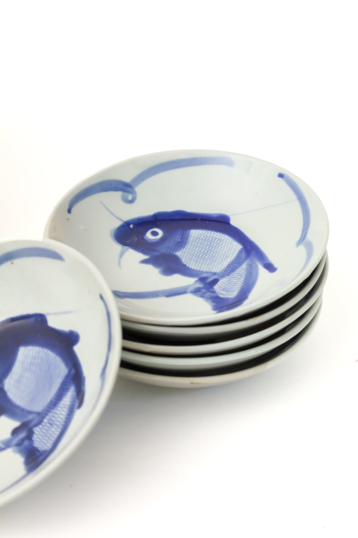 7-delige set Chinese schaaltjes met handgeschilderde koi vissen Mid-Century vintage