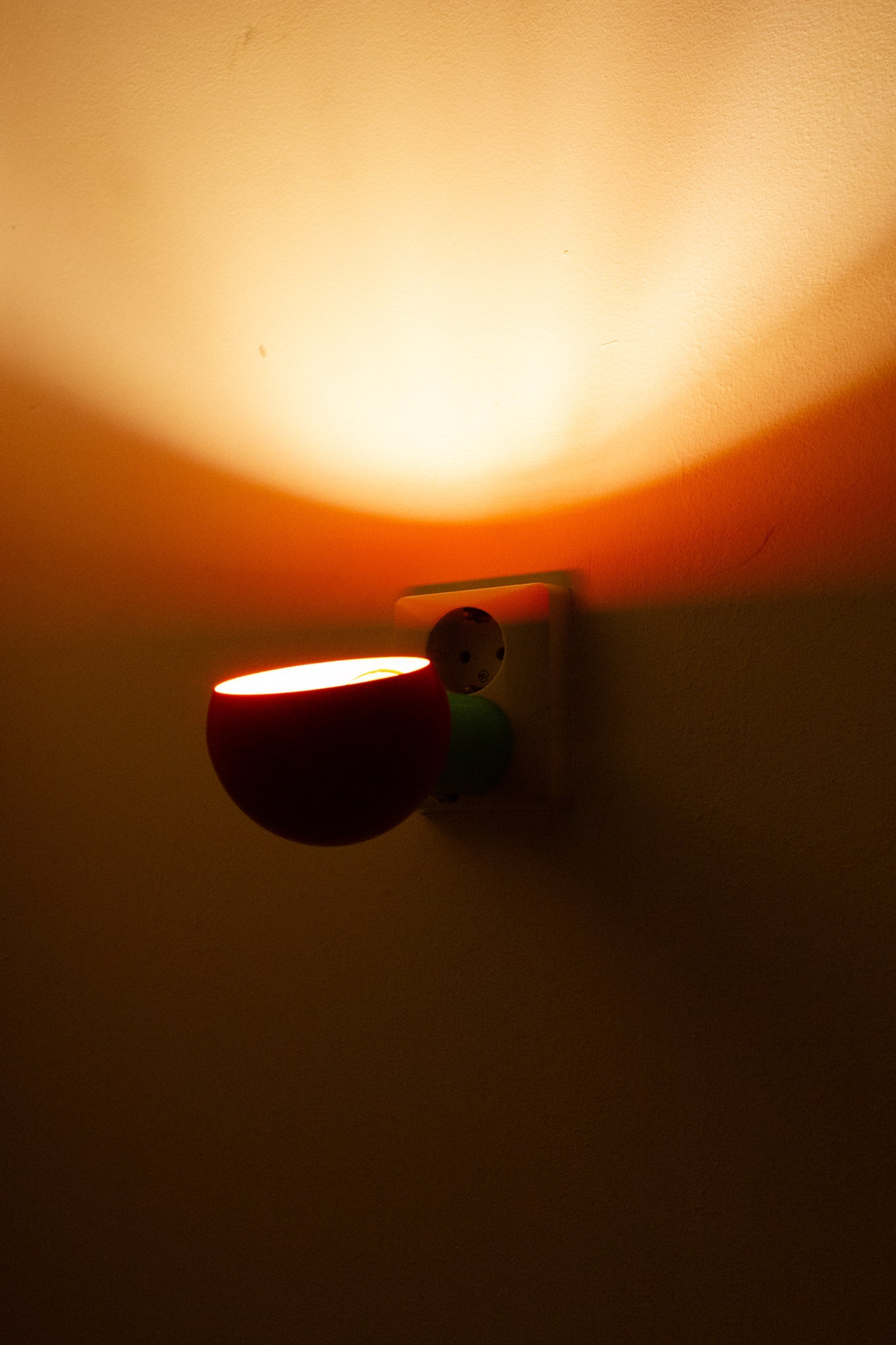 70’s kleurrijk Memphis Bendt Hansen x WLP stopcontact lampje