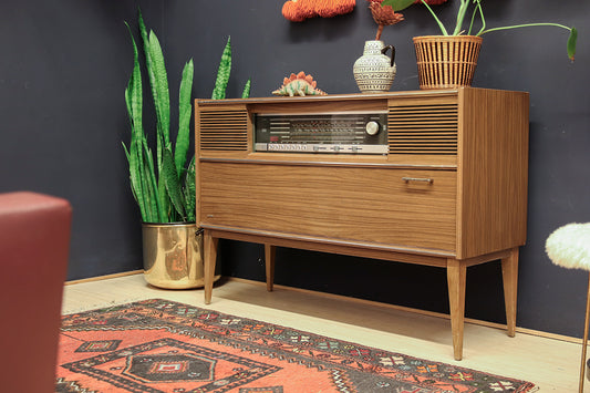 70s Grundig 8074ST radiokast met platenspeler