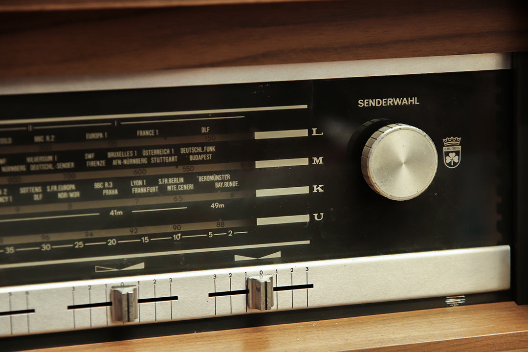 70s Grundig 8074ST radiokast met platenspeler