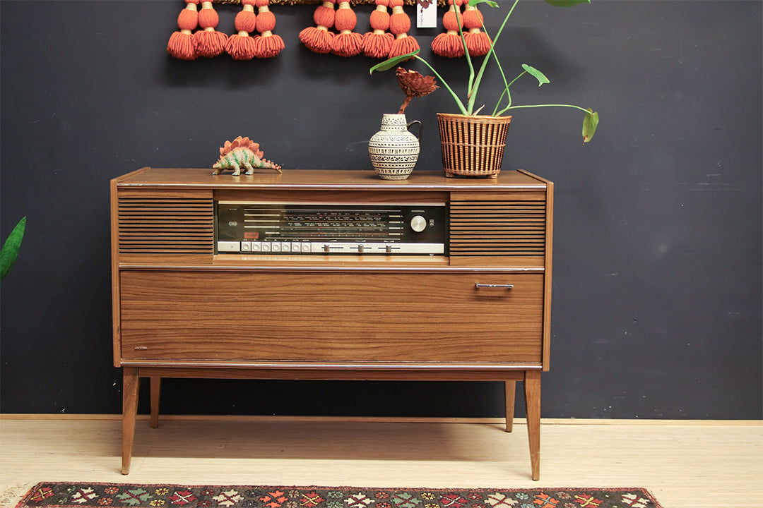 70s Grundig 8074ST radiokast met platenspeler