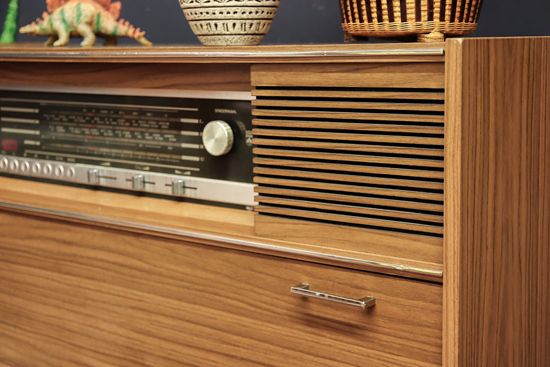 70s Grundig 8074ST radiokast met platenspeler