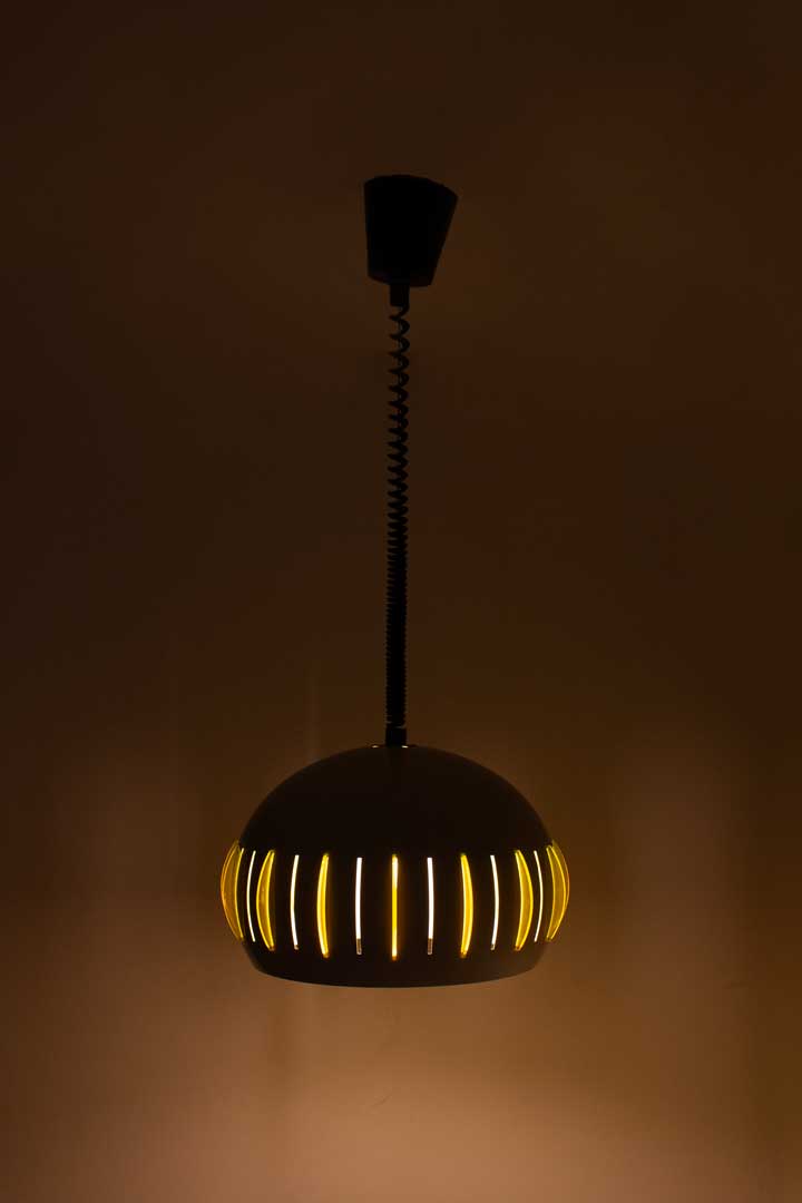 70s UFO hanglamp grijs met neon groene acryl 'lichten'