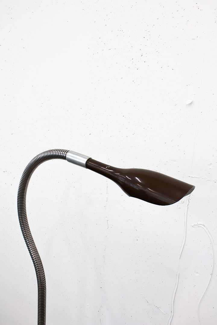 70s staande lamp met buigbare arm en bruine spot