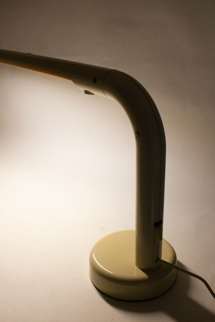 70's witte tube bureaulamp voor Atelje Lyktan