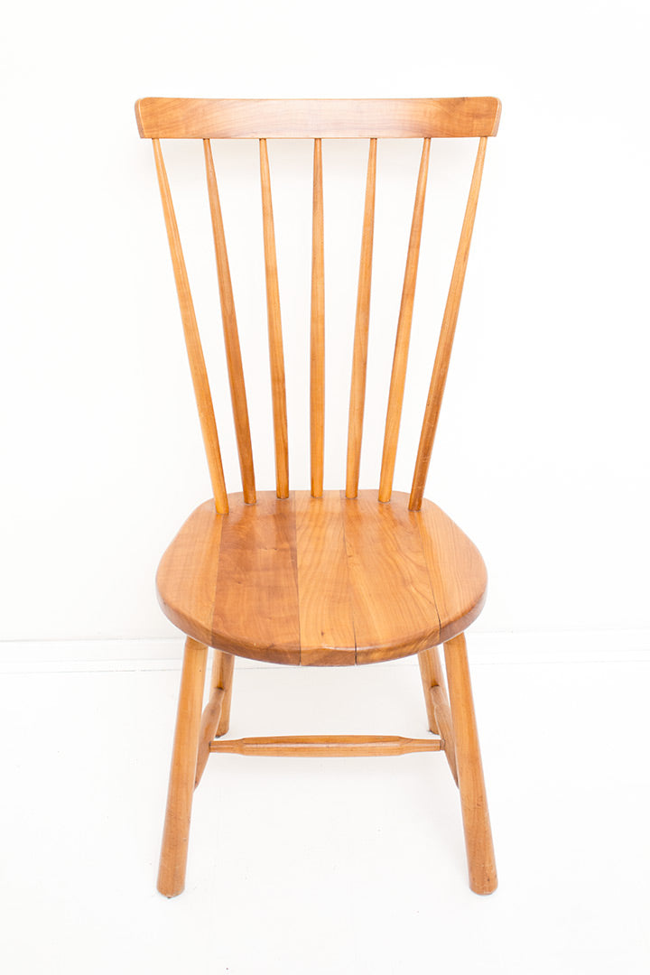 Houten eetkamerstoelen met spijlen