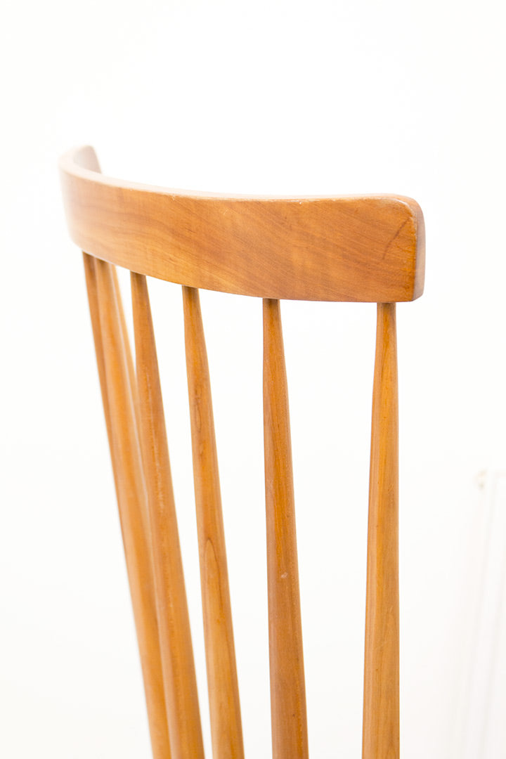 Houten eetkamerstoelen met spijlen