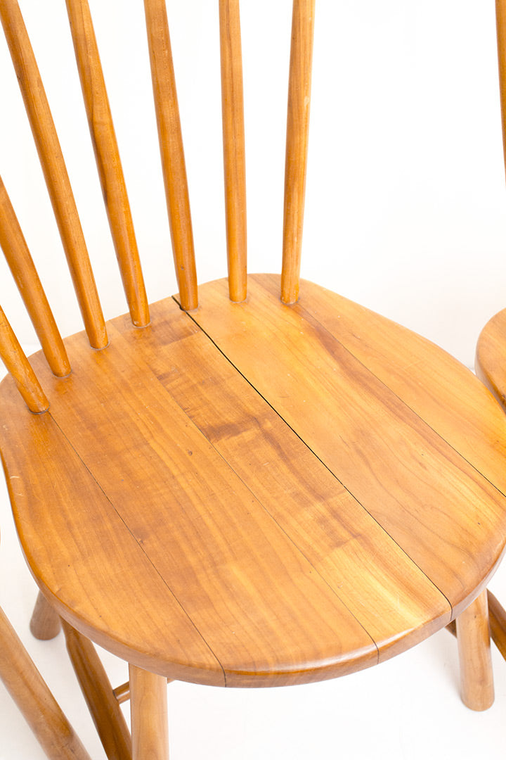 Houten eetkamerstoelen met spijlen