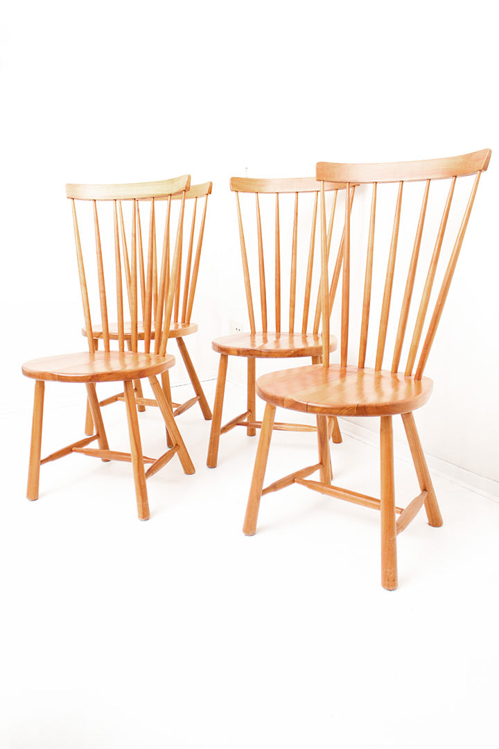 Houten eetkamerstoelen met spijlen