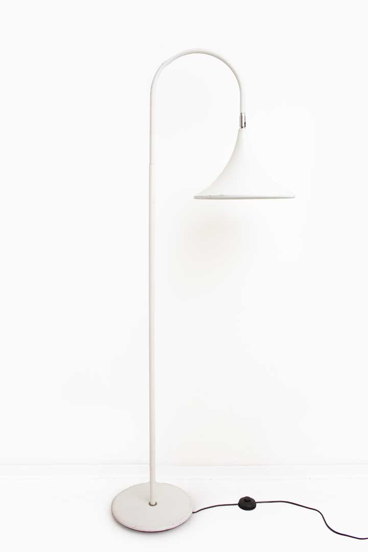 80's Herda vloerlamp wit met trompetvormig kap